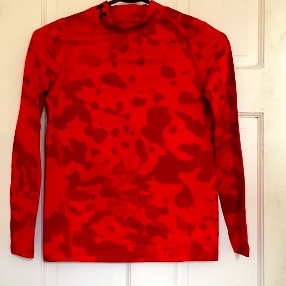 Under Armour cold gear top in youth medium - Picture 1 of 7